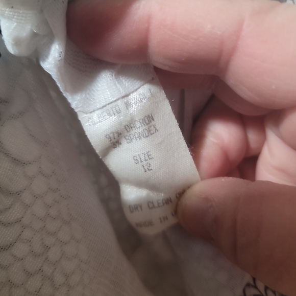 Alberto Makali Sporty Sleeveless Top 12 Black White Print Side Slits - Picture 6 of 6